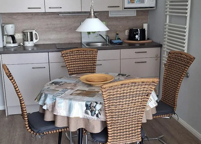 Tina Ξενοδοχείο *